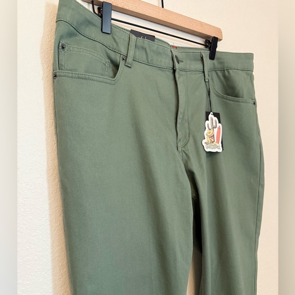 Quiksilver Men’s Straight Fit Pants Sage Green - Picture 3 of 7